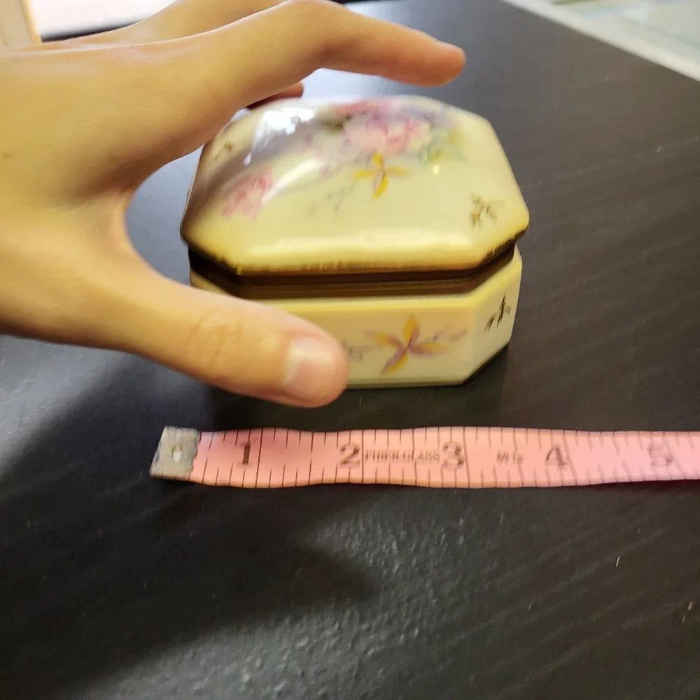 Ceramic jewelry box made in Japan